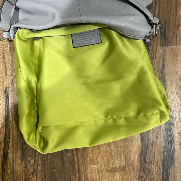 Coach Light Gray Soft Leather Shoulder Bag B1349 Lime Green Enterior Clean EUC - Picture 7 of 9